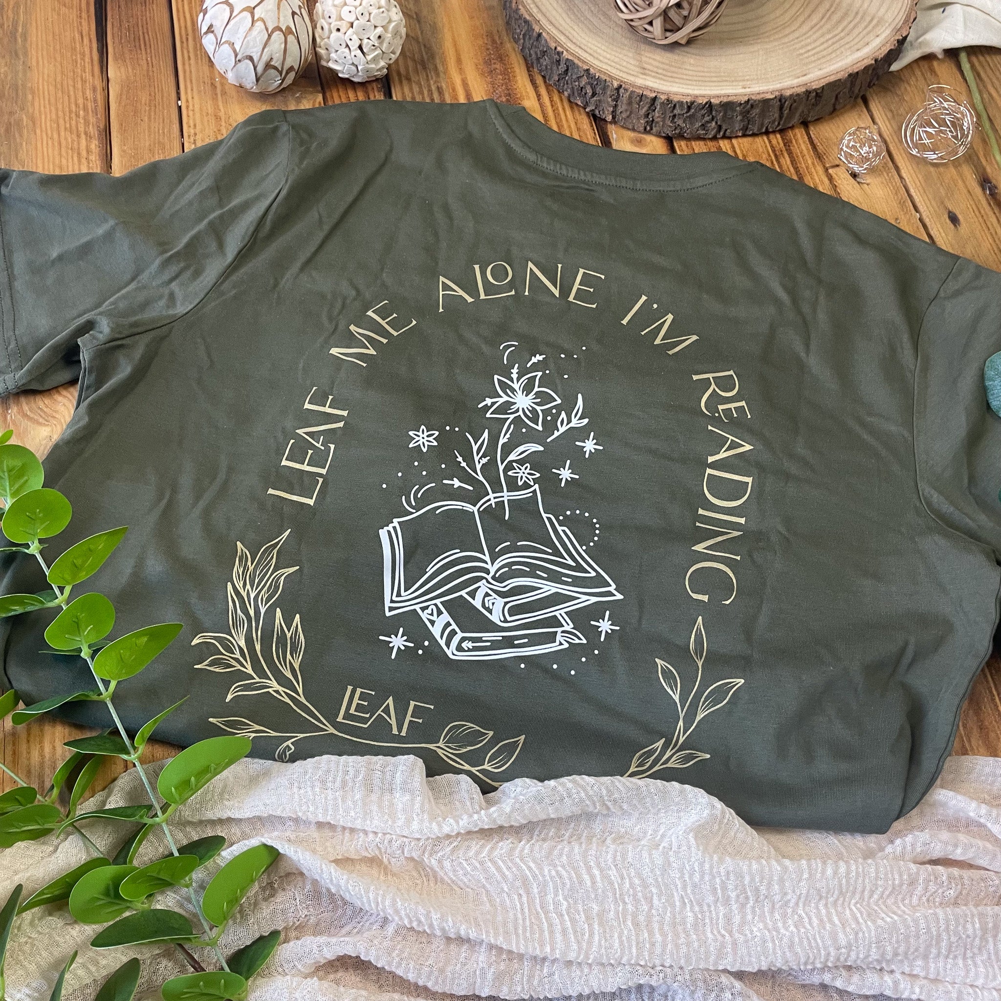 T-Shirt "LEAF me alone I'm reading"